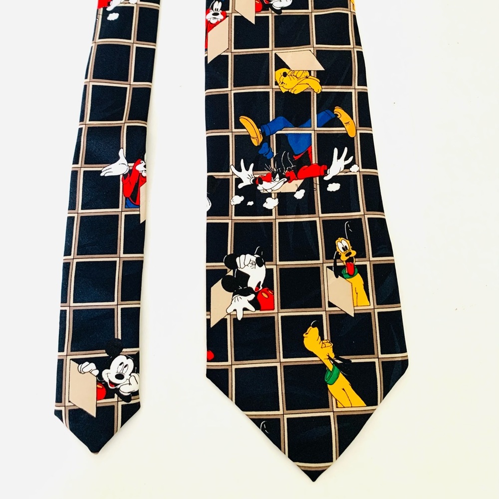 Vintage Men’s 100% silk neck tie Disney characters print Mickey Donald Duck